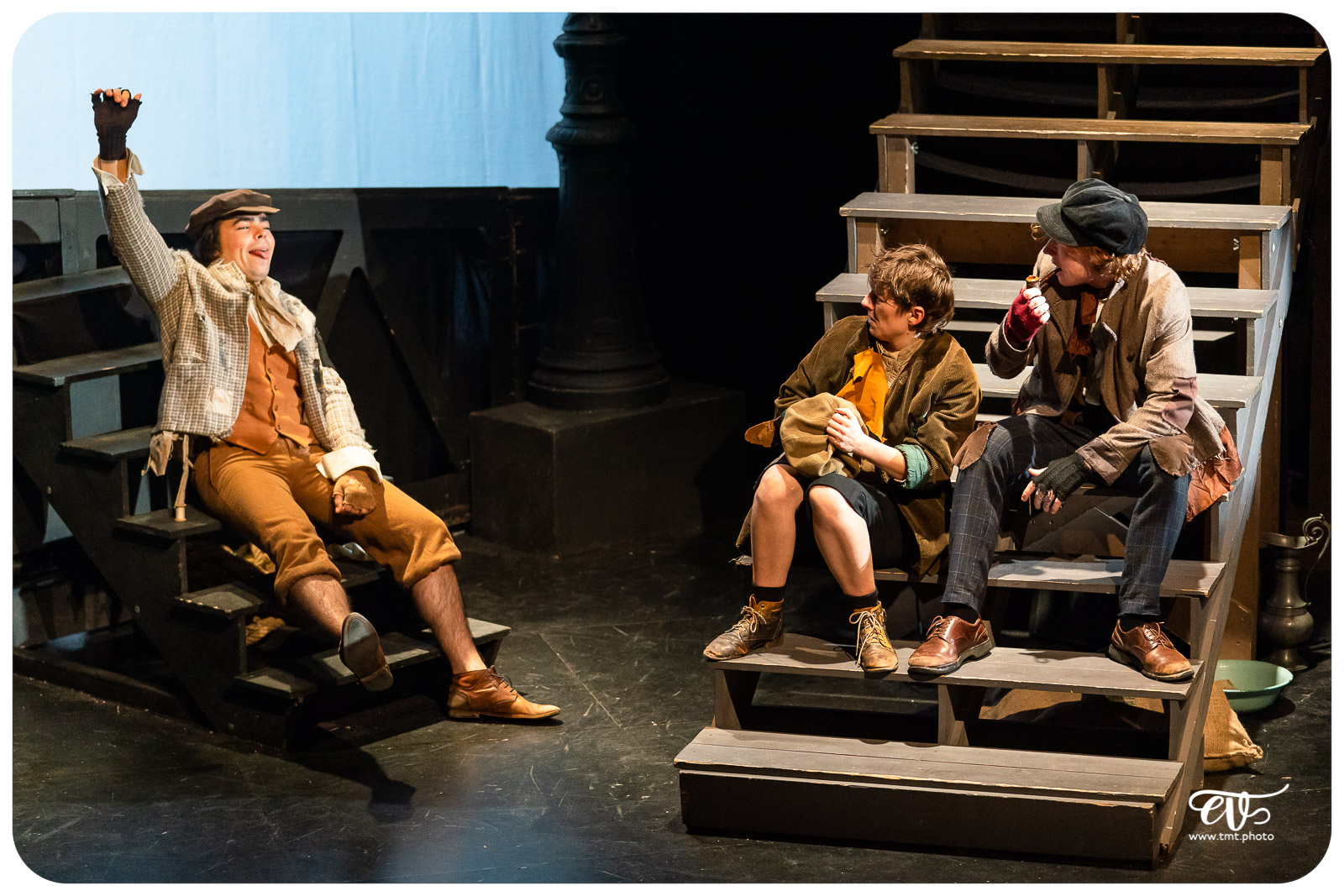 OLIVER TWIST (CIE LA MESNIE H.)